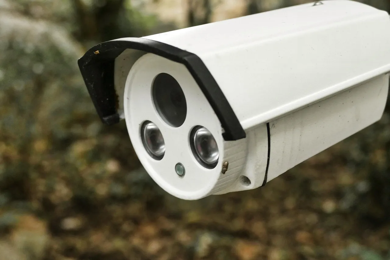 Complete 8-camera security system with night vision and mobile access